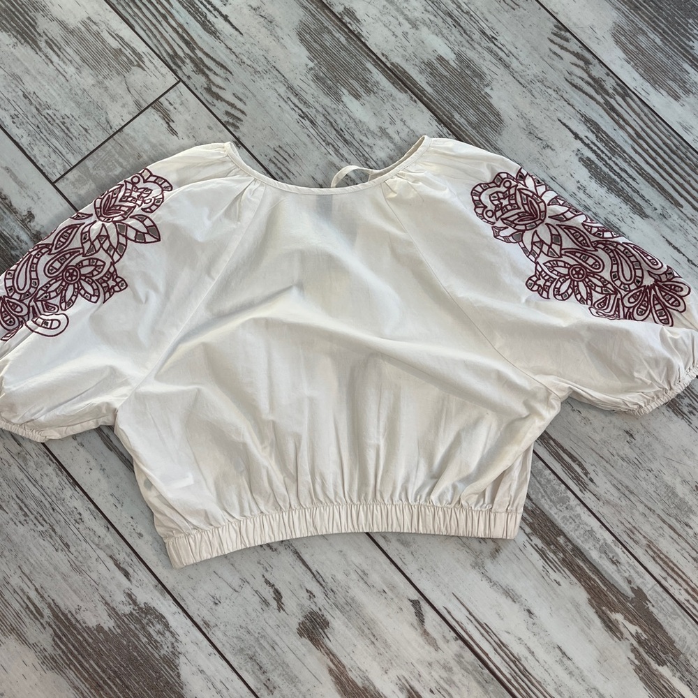 Universal Thread NWT Embroidered Balloon Sleeve Blouse - Small - Picture 4 of 14